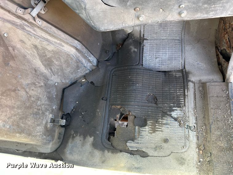 image for item OE9008 1986 International S2300 water truck