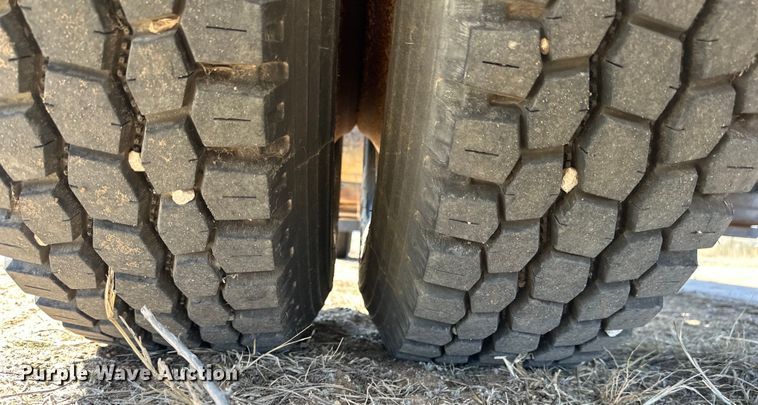 image for item OE9008 1986 International S2300 water truck