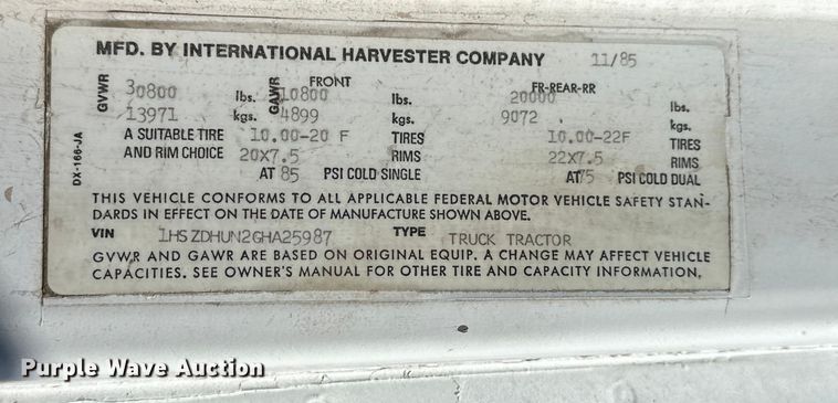 image for item OE9008 1986 International S2300 water truck