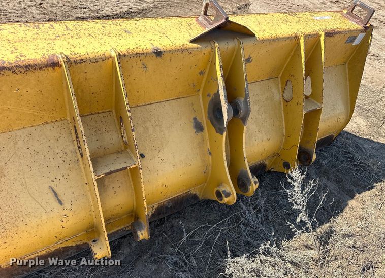 image for item OE9012 John Deere AT308080 backhoe bucket