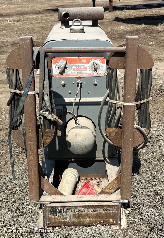 image for item OE9013 Lincoln SA-200-F-163 arc welder