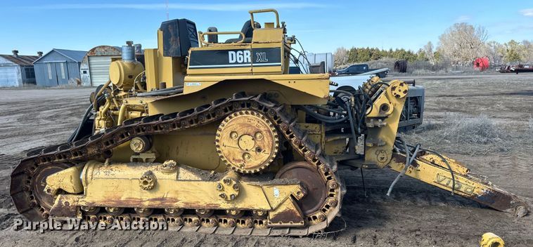image for item OE9014 1998 Caterpillar D6R XL dozer