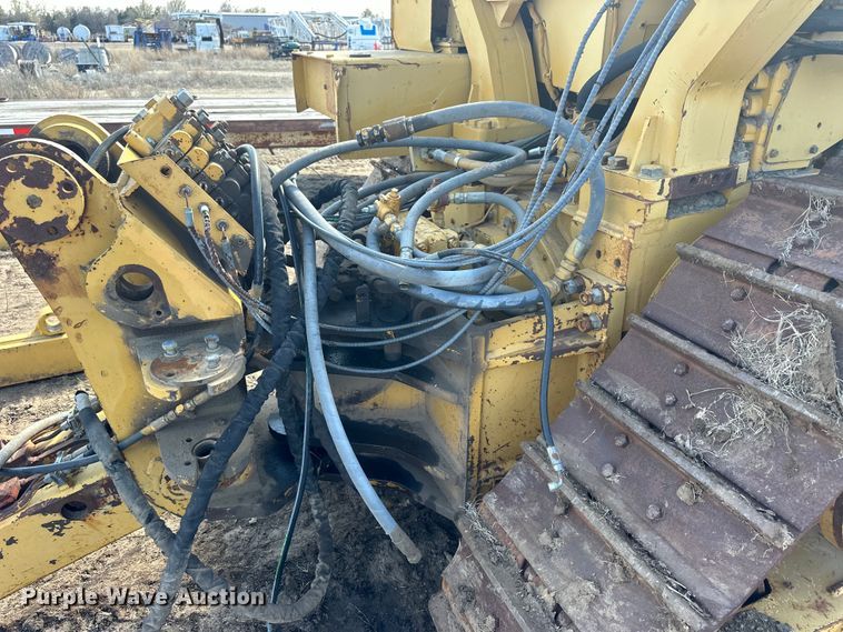 image for item OE9014 1998 Caterpillar D6R XL dozer