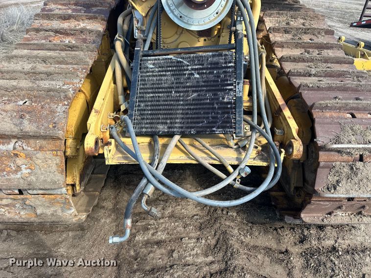 image for item OE9014 1998 Caterpillar D6R XL dozer