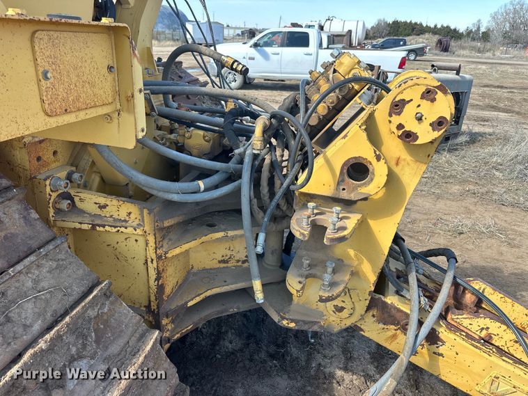 image for item OE9014 1998 Caterpillar D6R XL dozer