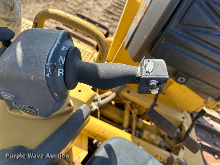 image for item OE9014 1998 Caterpillar D6R XL dozer