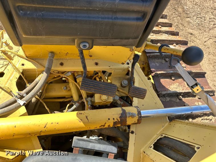 image for item OE9014 1998 Caterpillar D6R XL dozer