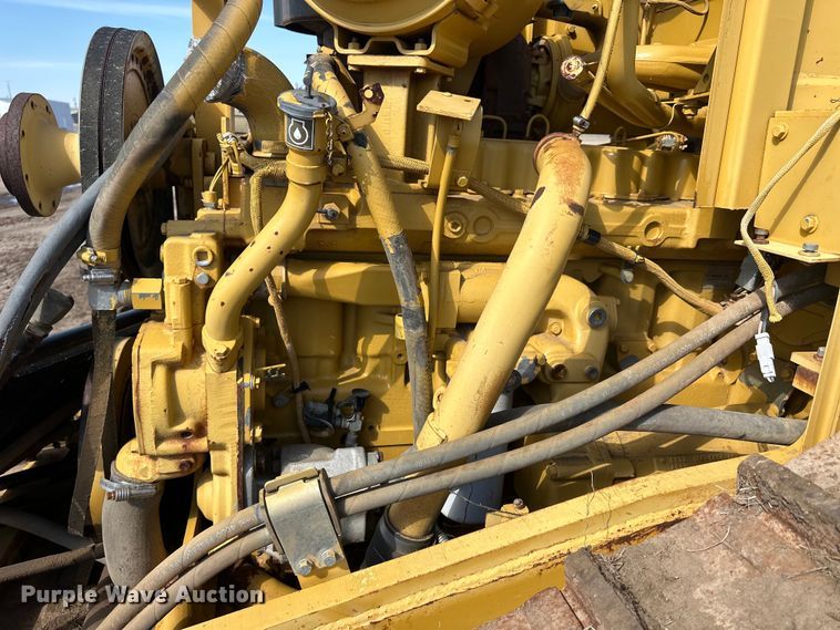 image for item OE9014 1998 Caterpillar D6R XL dozer