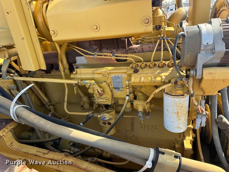 image for item OE9014 1998 Caterpillar D6R XL dozer