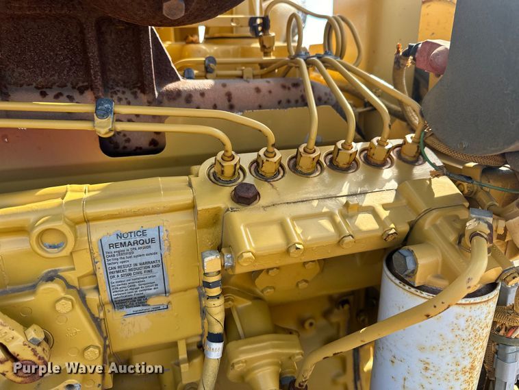 image for item OE9014 1998 Caterpillar D6R XL dozer