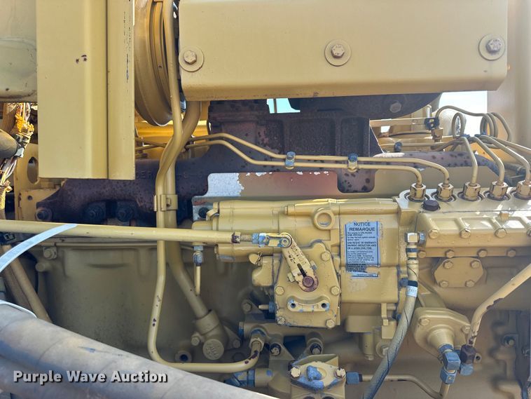 image for item OE9014 1998 Caterpillar D6R XL dozer