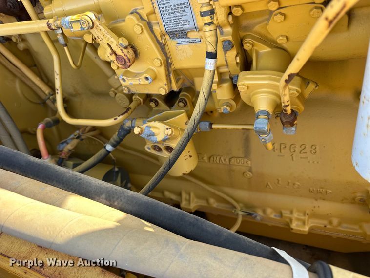 image for item OE9014 1998 Caterpillar D6R XL dozer