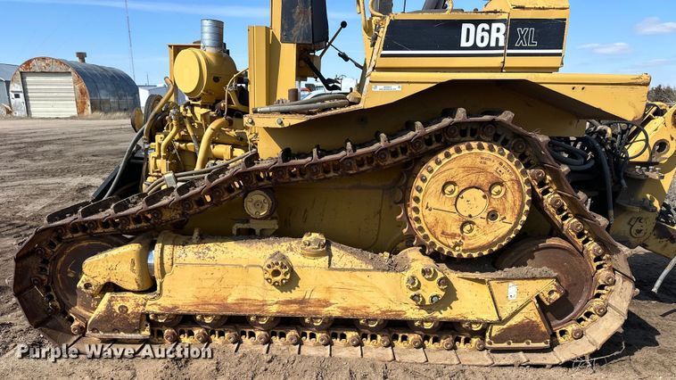 image for item OE9014 1998 Caterpillar D6R XL dozer