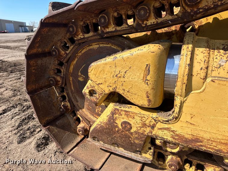 image for item OE9014 1998 Caterpillar D6R XL dozer