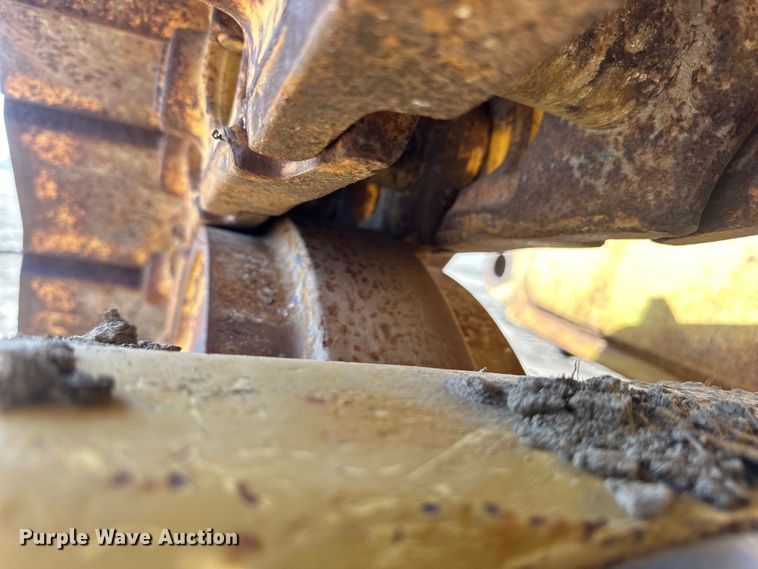 image for item OE9014 1998 Caterpillar D6R XL dozer