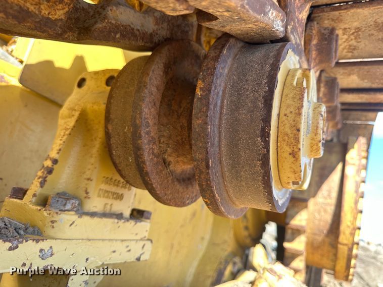 image for item OE9014 1998 Caterpillar D6R XL dozer