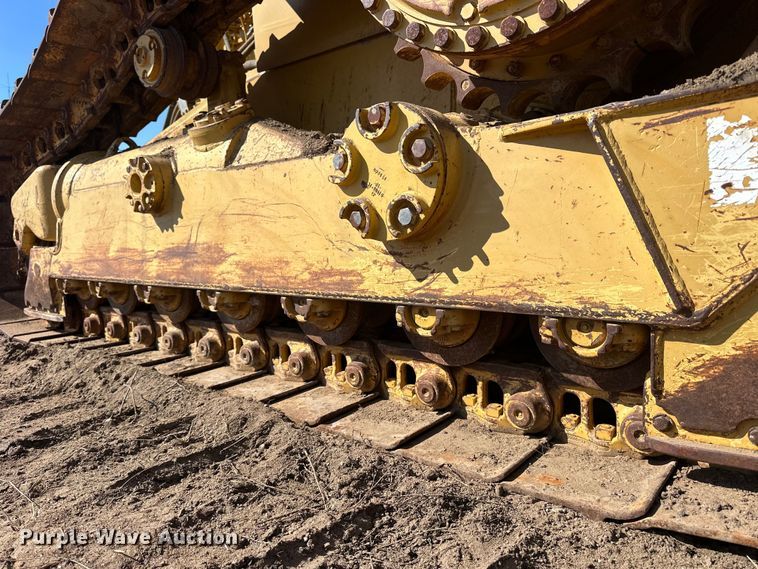 image for item OE9014 1998 Caterpillar D6R XL dozer