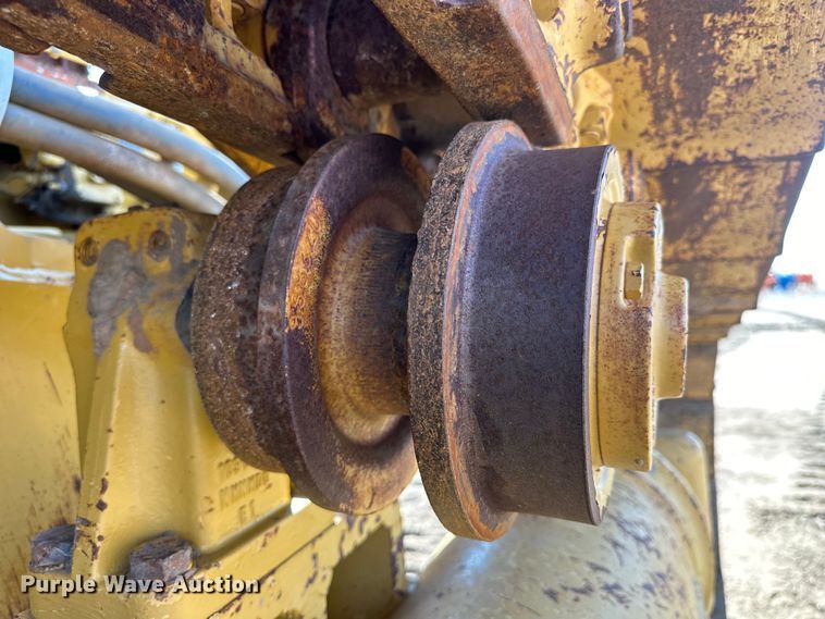 image for item OE9014 1998 Caterpillar D6R XL dozer