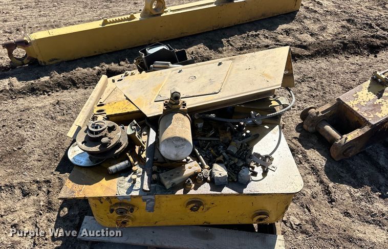 image for item OE9014 1998 Caterpillar D6R XL dozer