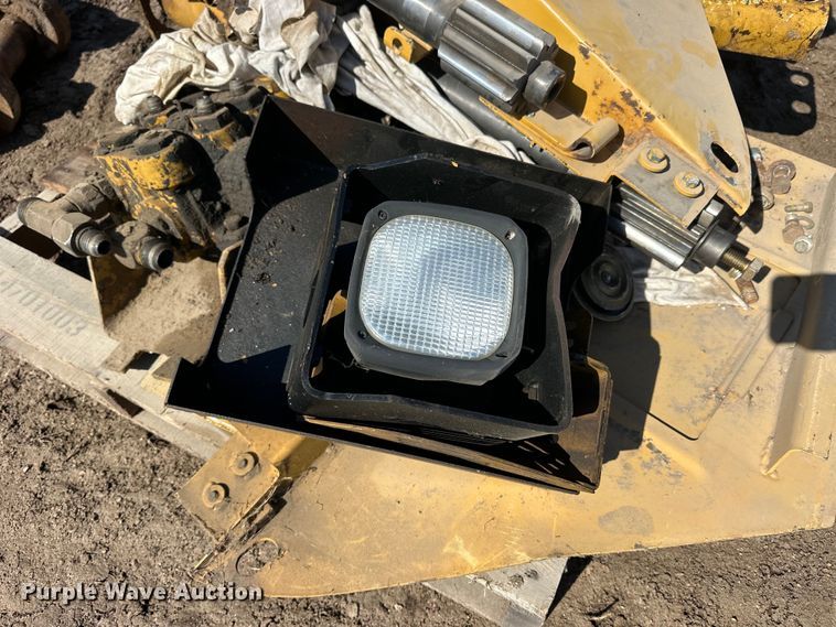 image for item OE9014 1998 Caterpillar D6R XL dozer