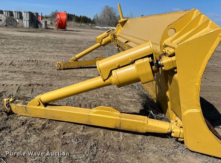 image for item OE9015 Dozer blade