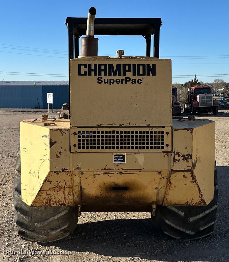 image for item OE9042 Champion  840 SuperPac single drum vibratory roller