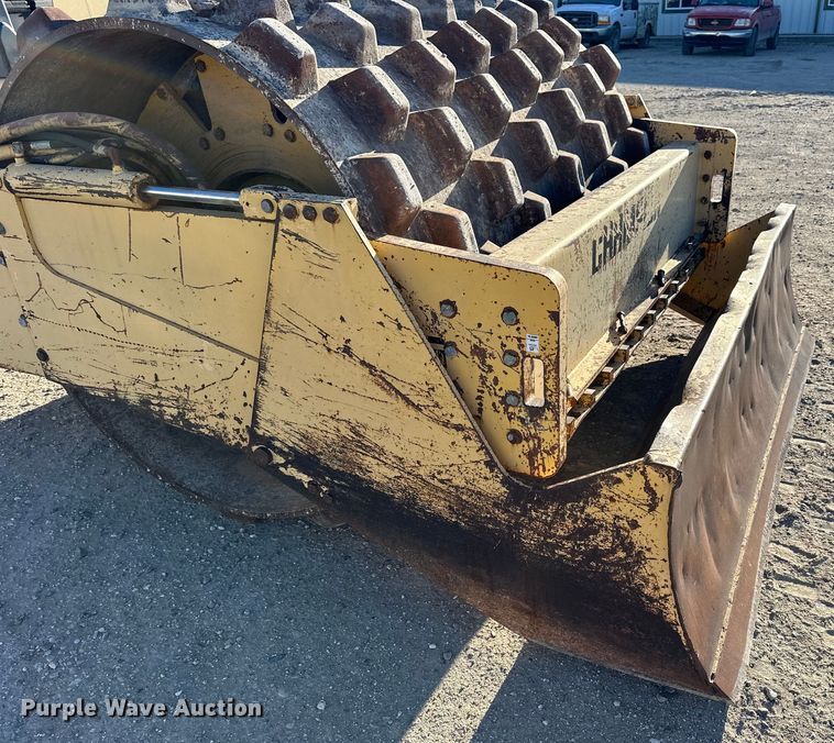 image for item OE9042 Champion  840 SuperPac single drum vibratory roller