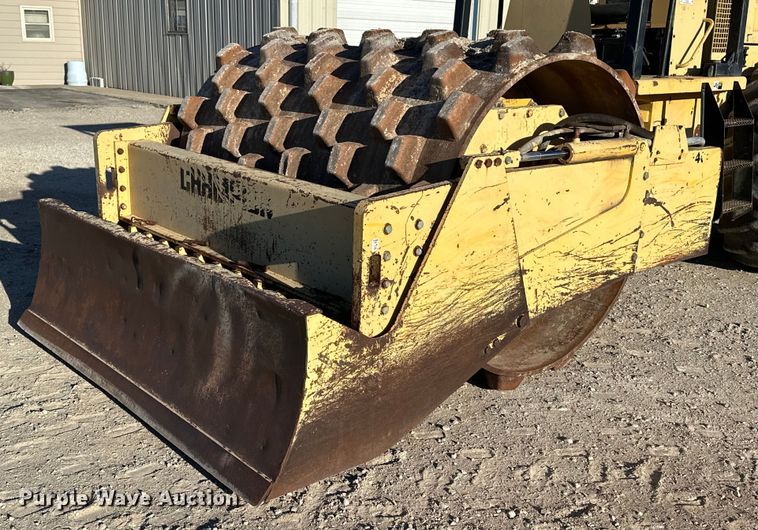 image for item OE9042 Champion  840 SuperPac single drum vibratory roller