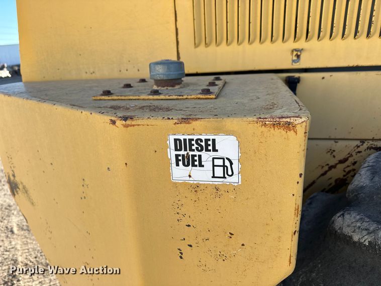 image for item OE9042 Champion  840 SuperPac single drum vibratory roller