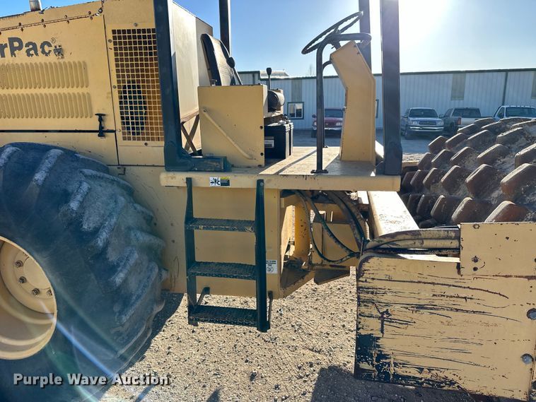 image for item OE9042 Champion  840 SuperPac single drum vibratory roller