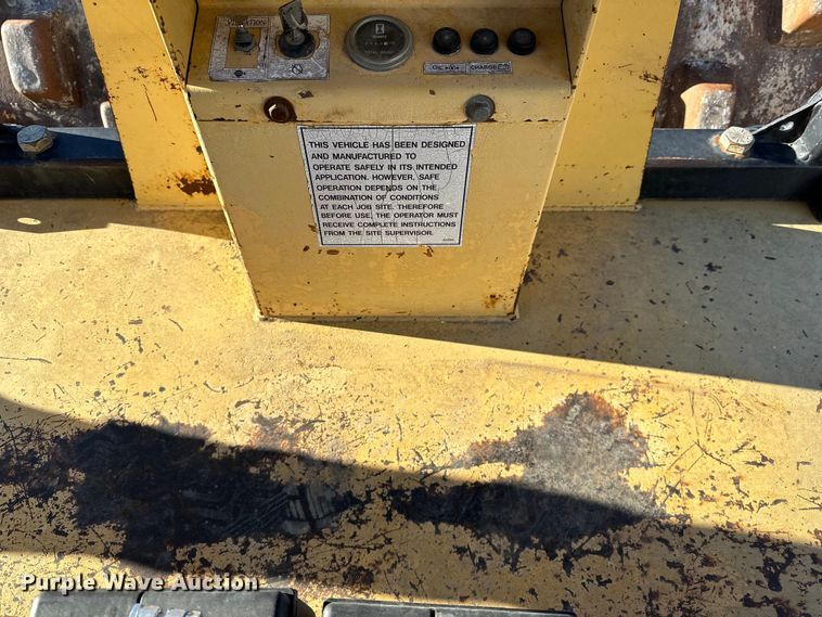 image for item OE9042 Champion  840 SuperPac single drum vibratory roller