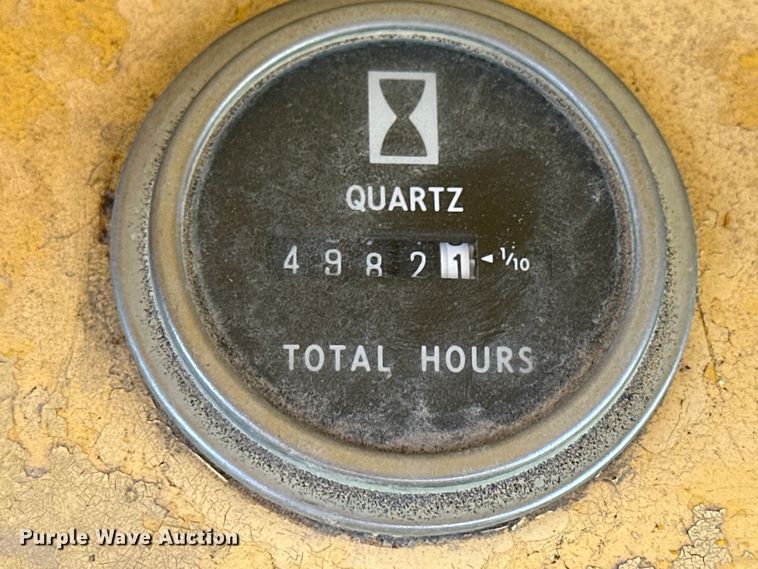 image for item OE9042 Champion  840 SuperPac single drum vibratory roller