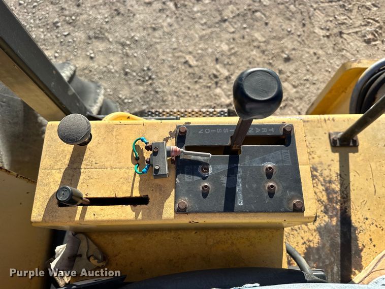 image for item OE9042 Champion  840 SuperPac single drum vibratory roller