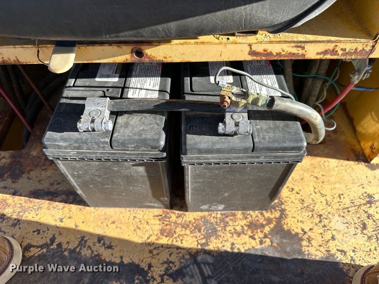 image for item OE9042 Champion  840 SuperPac single drum vibratory roller