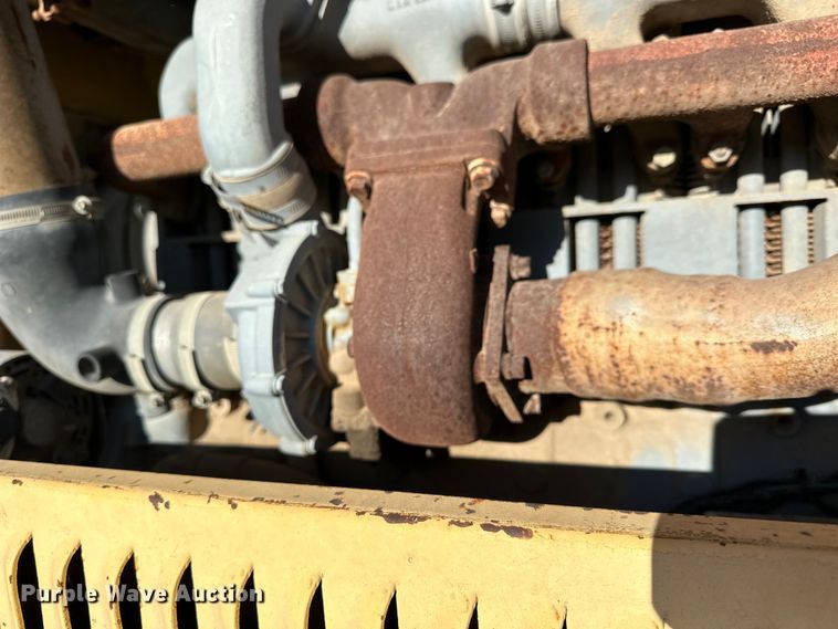 image for item OE9042 Champion  840 SuperPac single drum vibratory roller