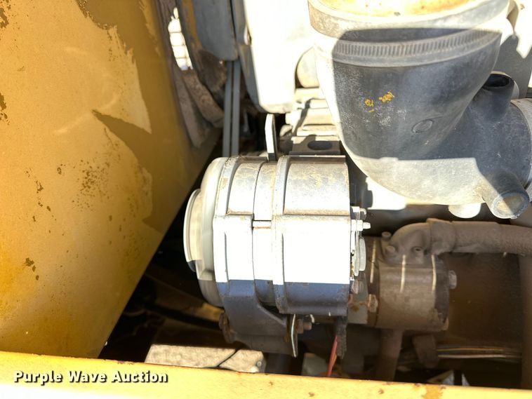 image for item OE9042 Champion  840 SuperPac single drum vibratory roller