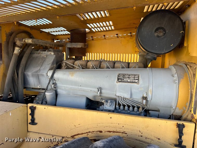 image for item OE9042 Champion  840 SuperPac single drum vibratory roller