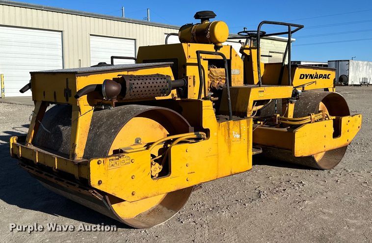 image for item OE9043 Vibro-Plus CC42A double drum vibratory roller