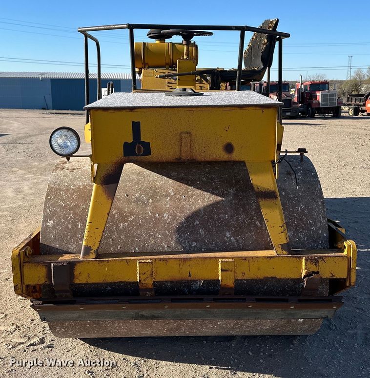 image for item OE9043 Vibro-Plus CC42A double drum vibratory roller