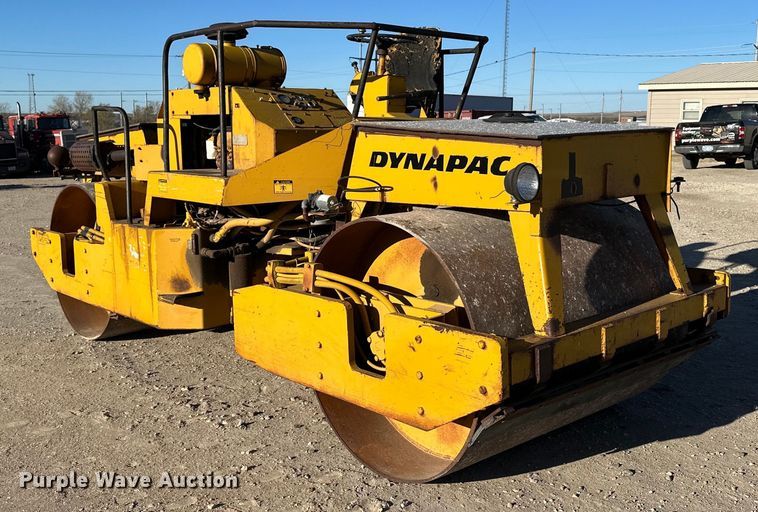 image for item OE9043 Vibro-Plus CC42A double drum vibratory roller