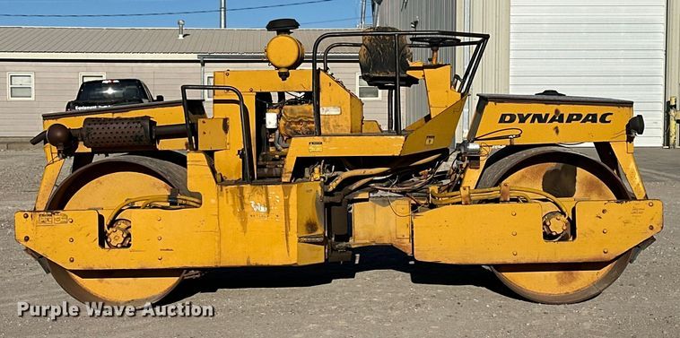 image for item OE9043 Vibro-Plus CC42A double drum vibratory roller