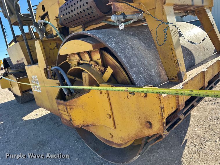 image for item OE9043 Vibro-Plus CC42A double drum vibratory roller