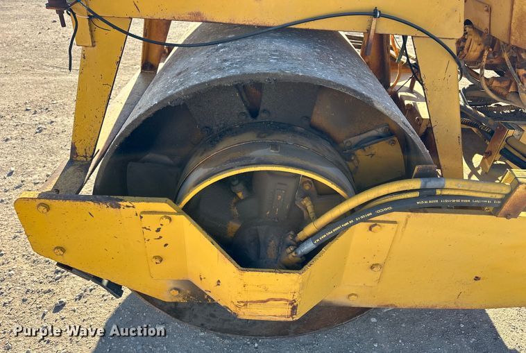 image for item OE9043 Vibro-Plus CC42A double drum vibratory roller