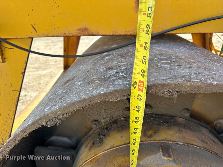 image for item OE9043 Vibro-Plus CC42A double drum vibratory roller