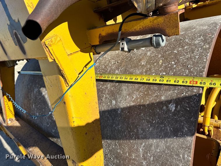 image for item OE9043 Vibro-Plus CC42A double drum vibratory roller