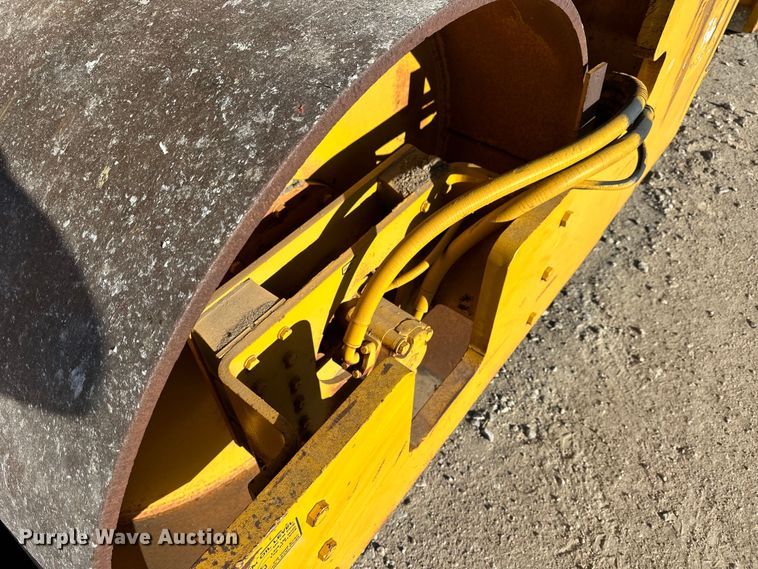 image for item OE9043 Vibro-Plus CC42A double drum vibratory roller