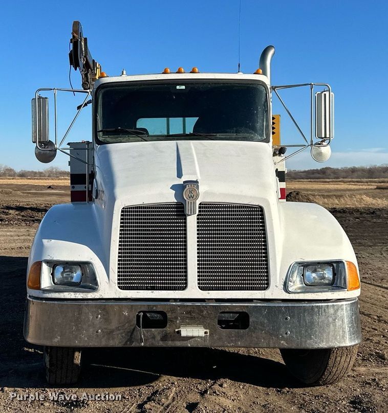 image for item OF9171 1995 Kenworth T300 utility / service truck