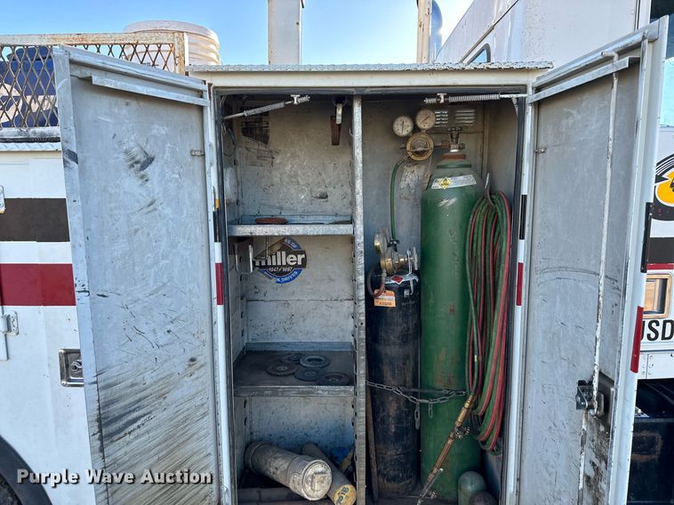 image for item OF9171 1995 Kenworth T300 utility / service truck