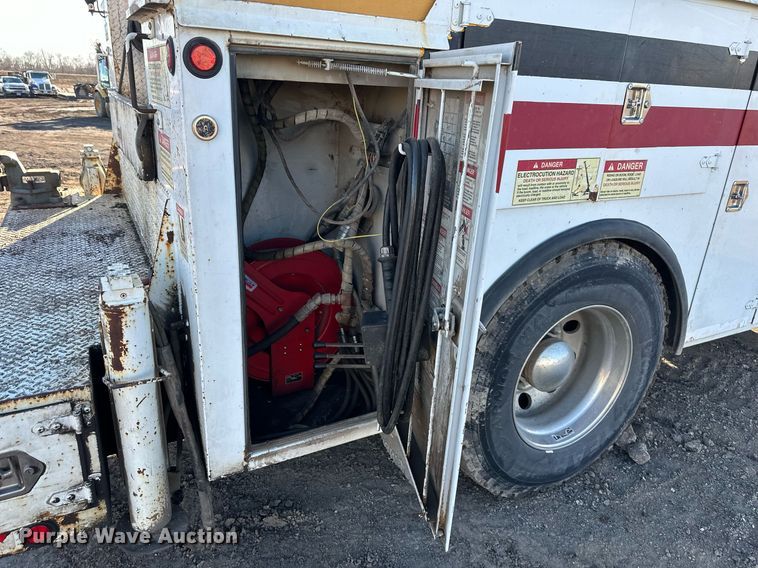 image for item OF9171 1995 Kenworth T300 utility / service truck