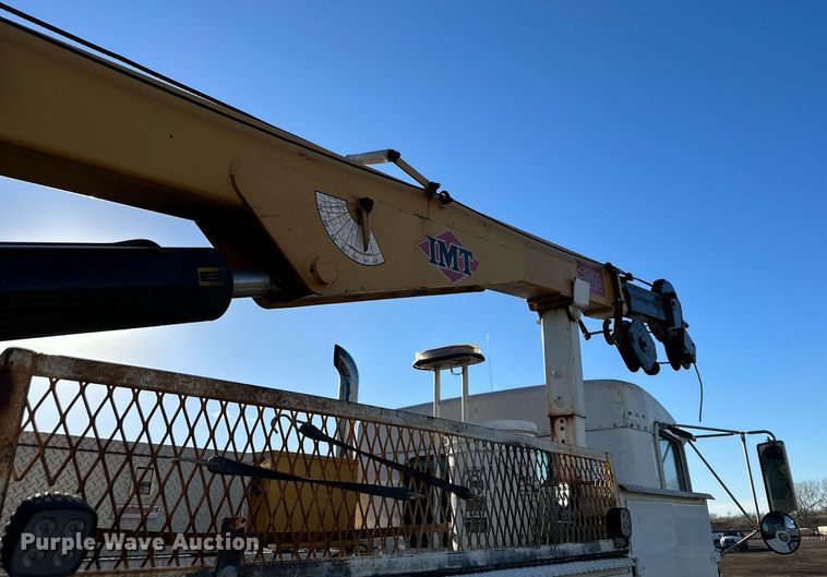 image for item OF9171 1995 Kenworth T300 utility / service truck